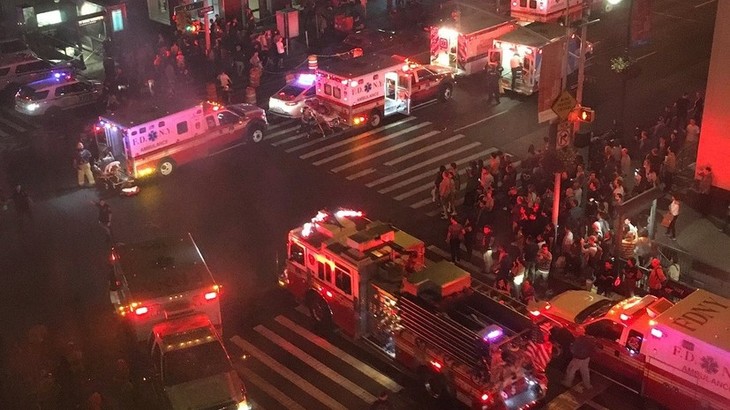 В Нью-Йорке прогремел мощный взрыв, ранены 25 человек - ảnh 1